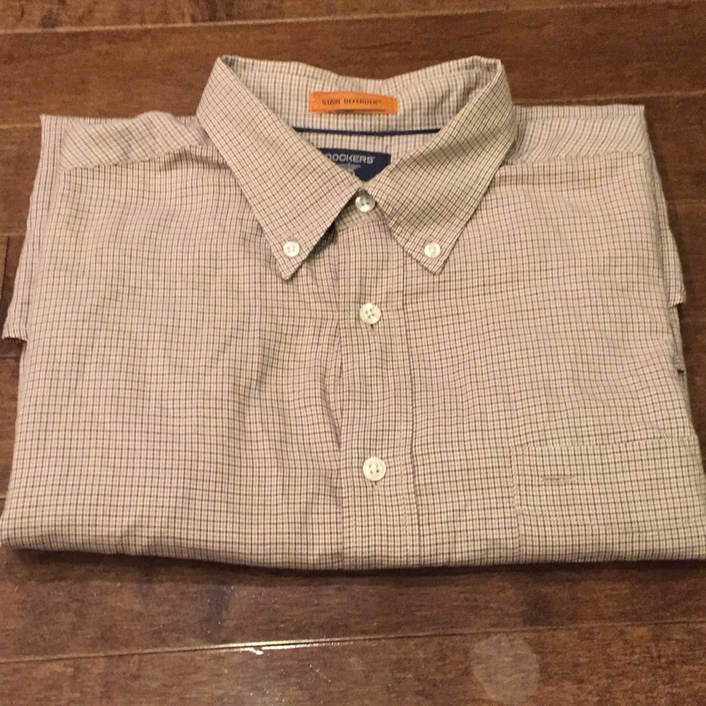 Gently used dockers stain defender